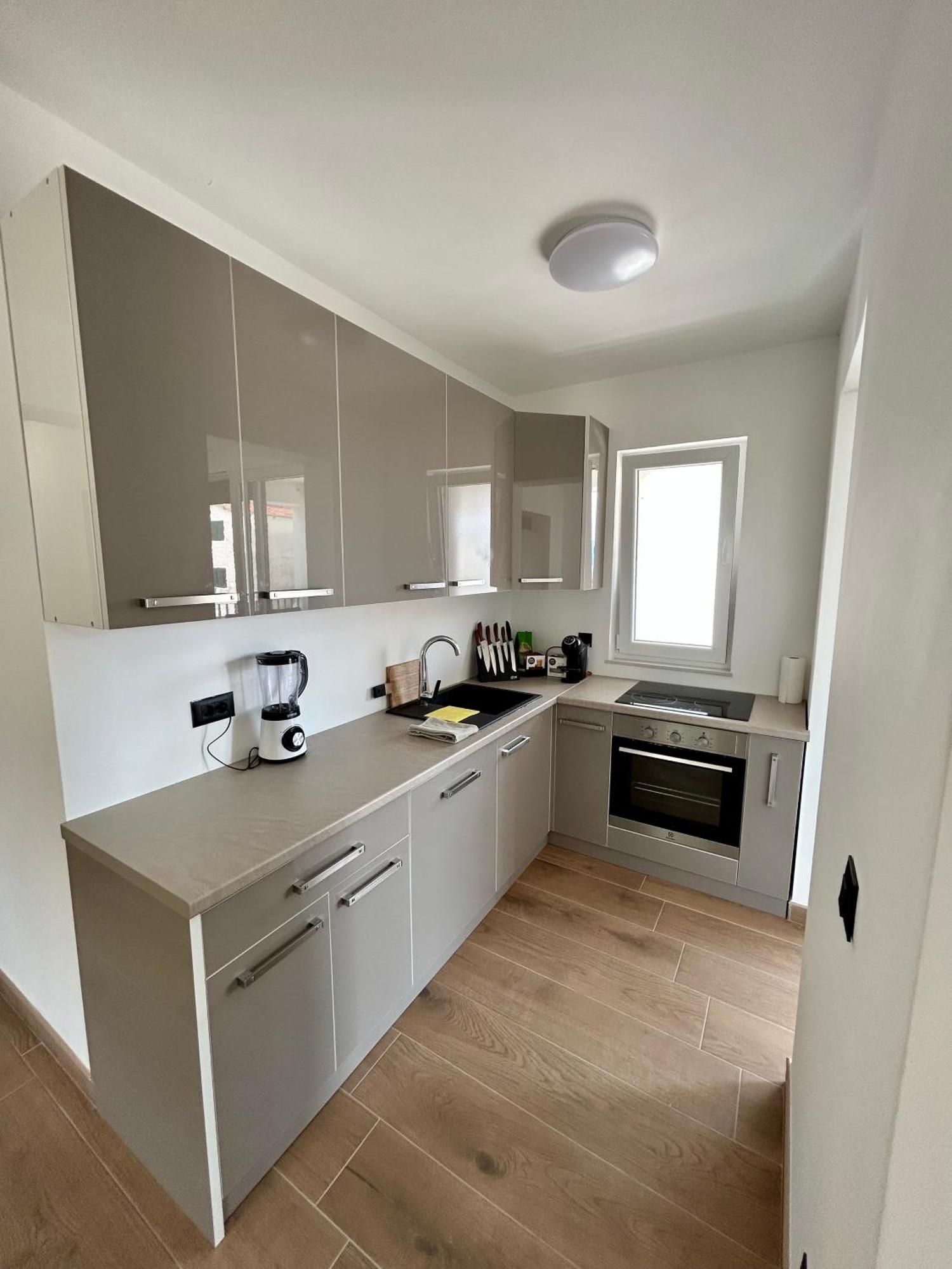 Harmony Suites Bol Kültér fotó
