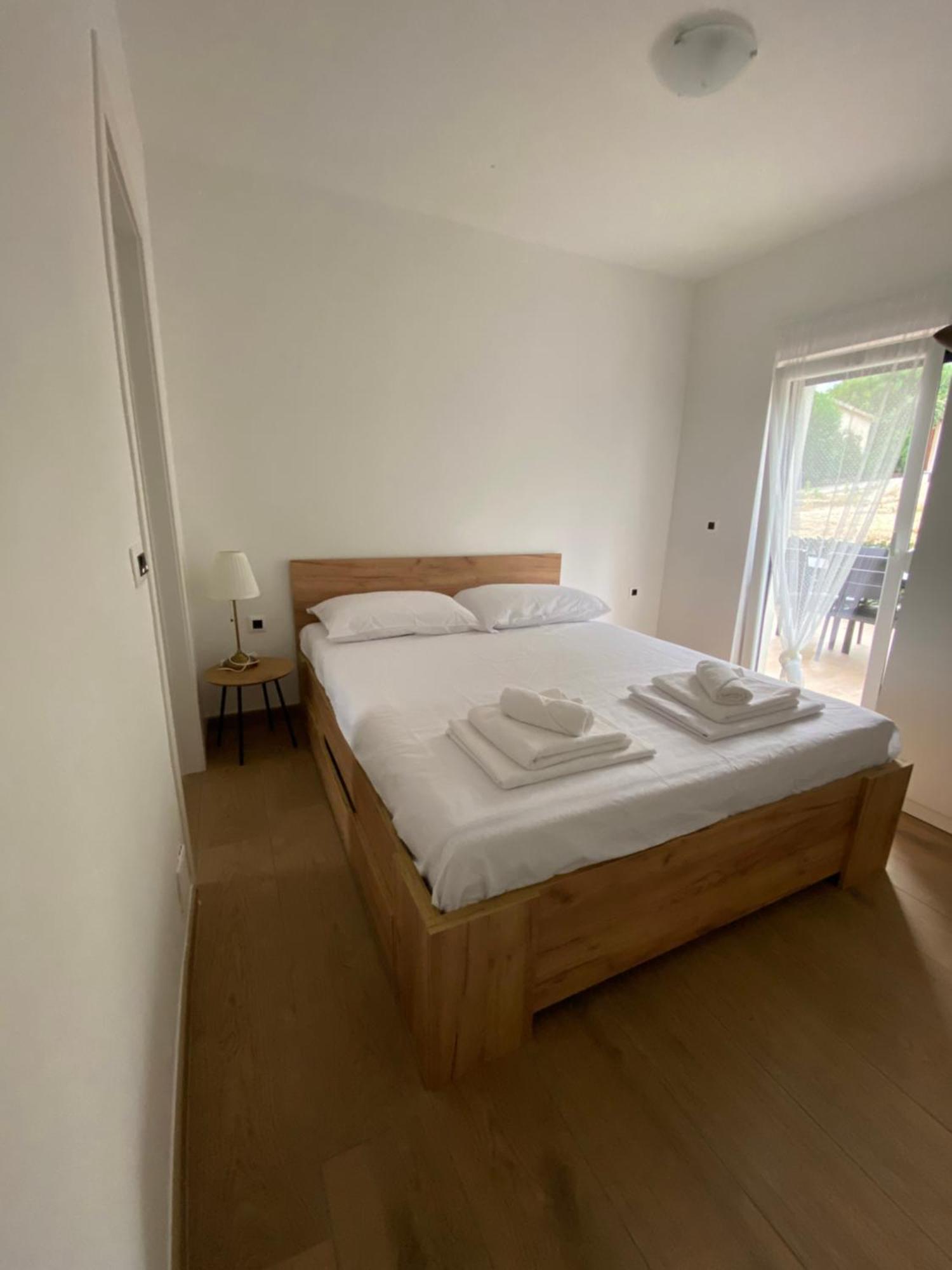 Harmony Suites Bol Kültér fotó