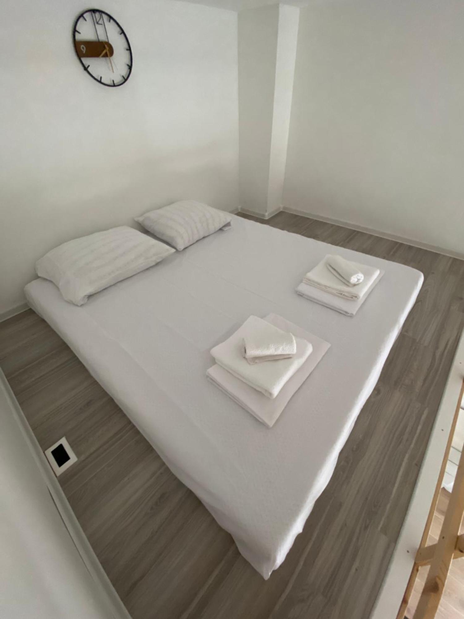 Harmony Suites Bol Kültér fotó
