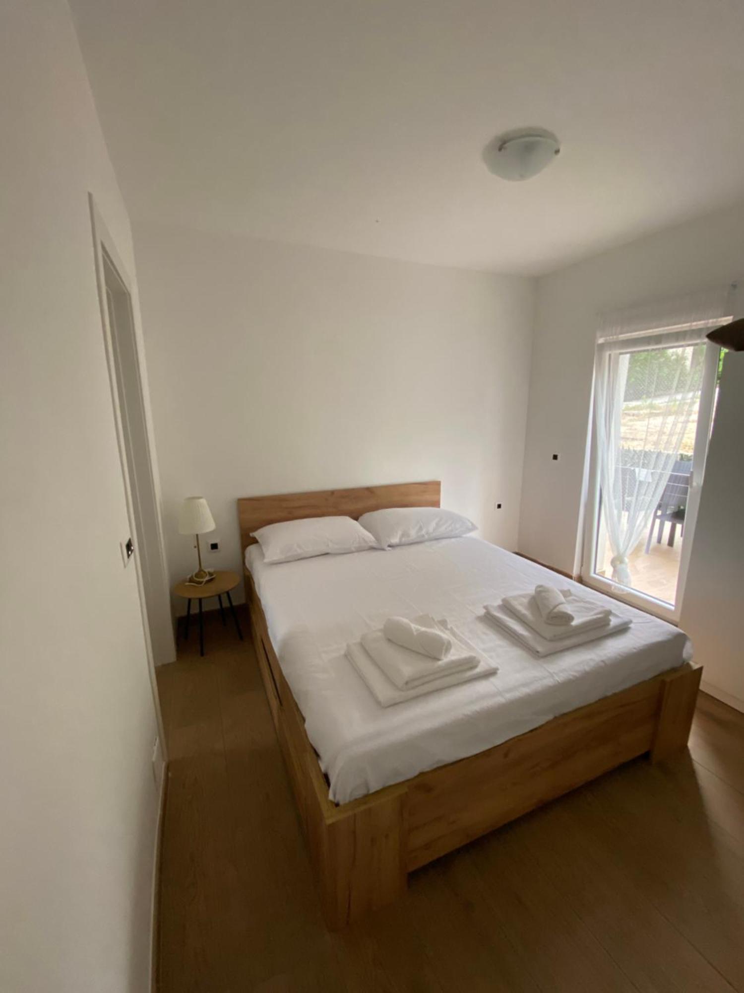 Harmony Suites Bol Kültér fotó